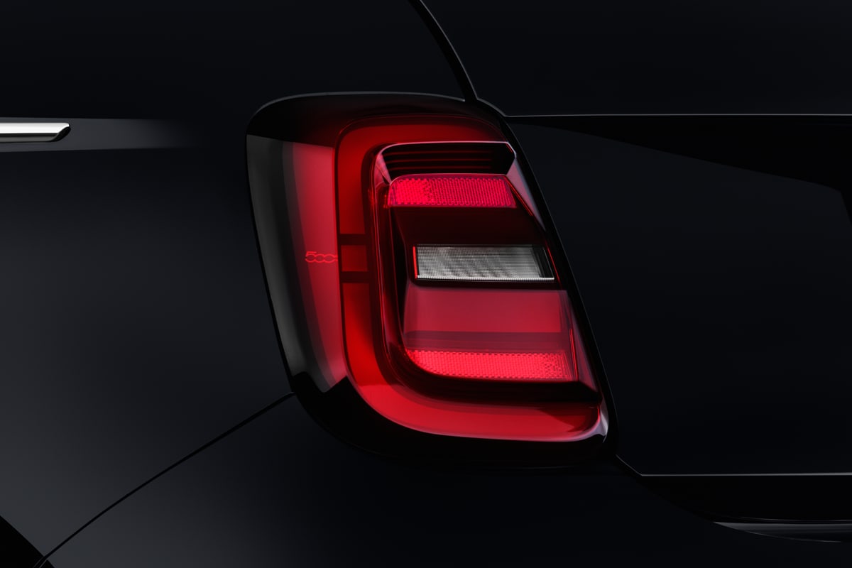 Heckleuchten eines Fiat 500e 3+1