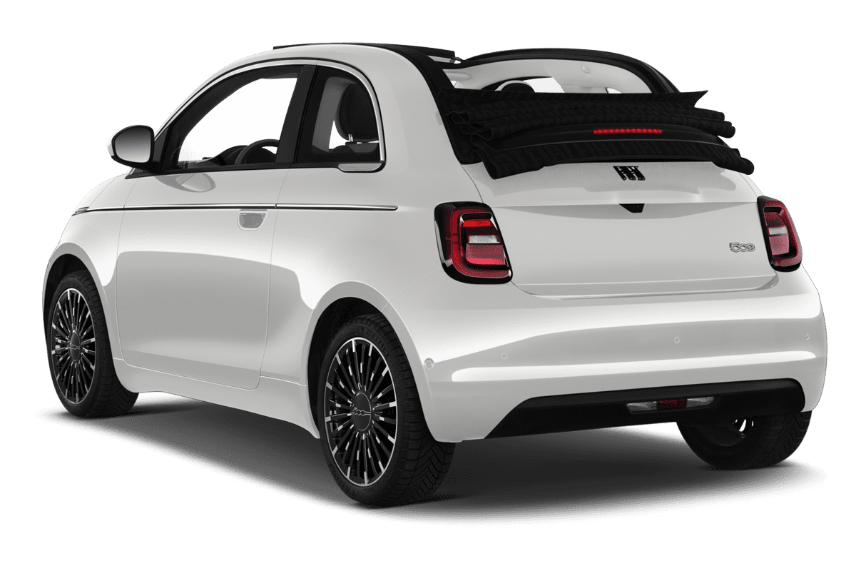 Schräge Heckansicht eines Fiat 500e Cabrio, freigestellt (KI-generiert)