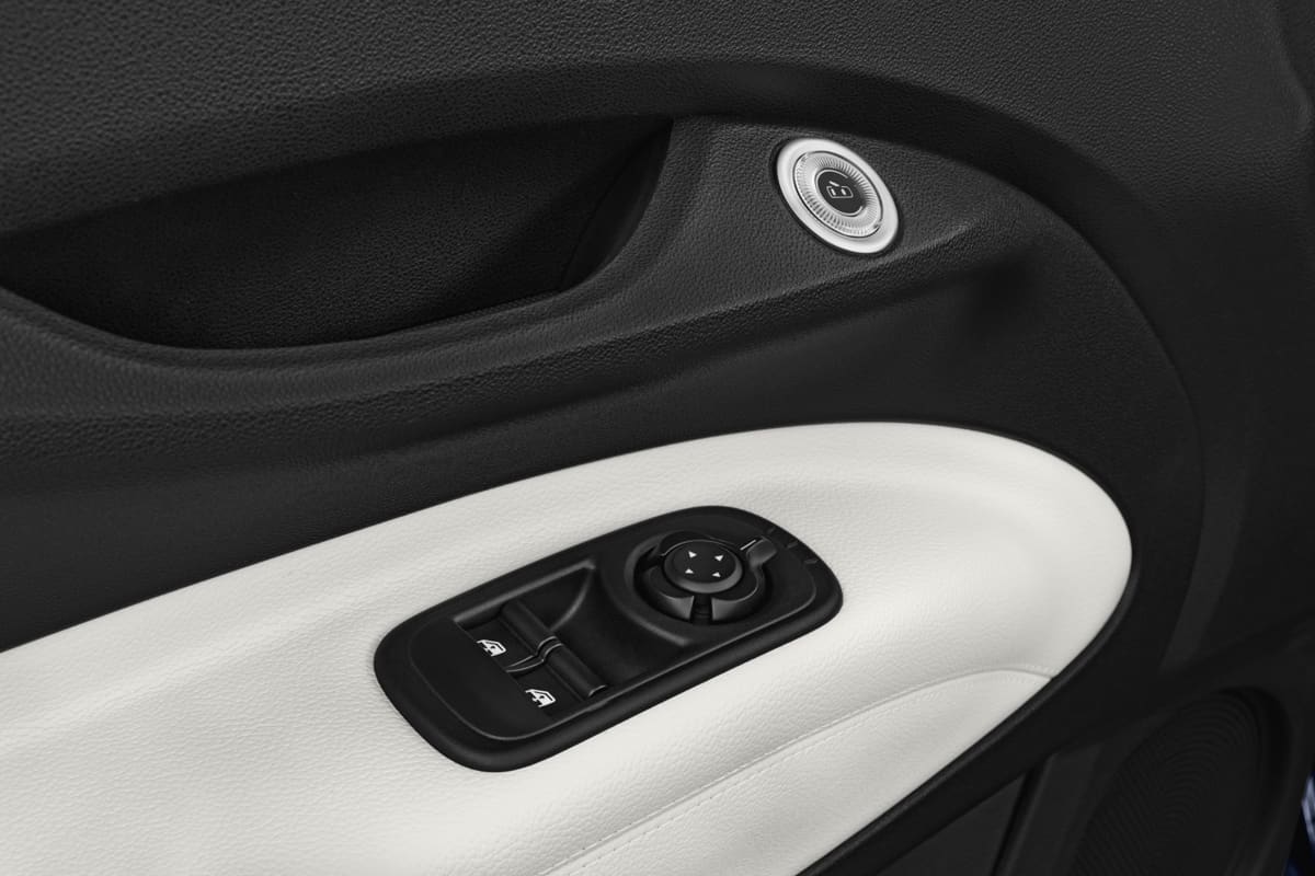 Türsteuerung eines Fiat 500e Cabrio (KI-generiert)