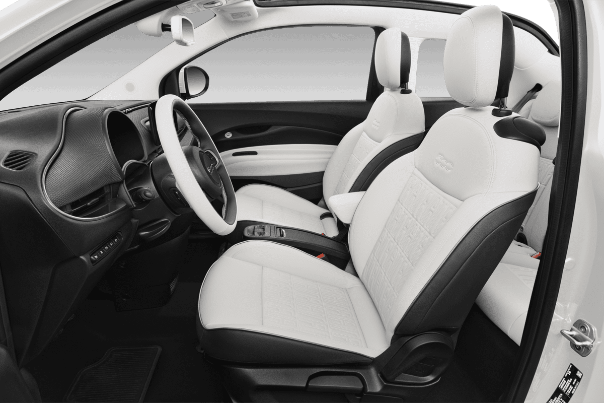 Vordersitze eines Fiat 500e Cabrio (KI-generiert)
