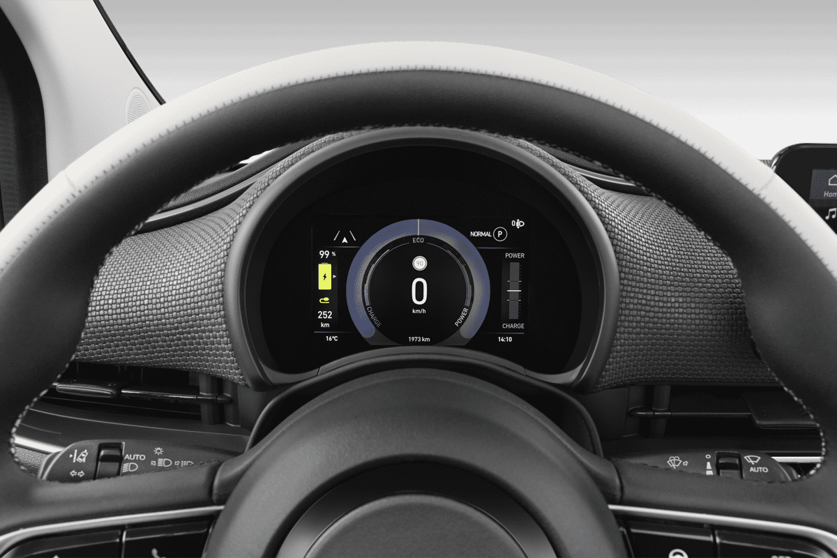 Kombiinstrument eines Fiat 500e Cabrio (KI-generiert)