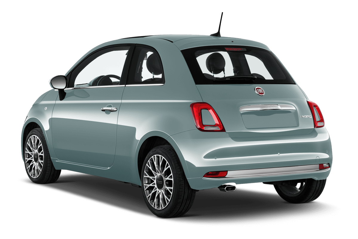 Schräge Heckansicht eines Fiat 500 Hybrid (neues Modell), freigestellt