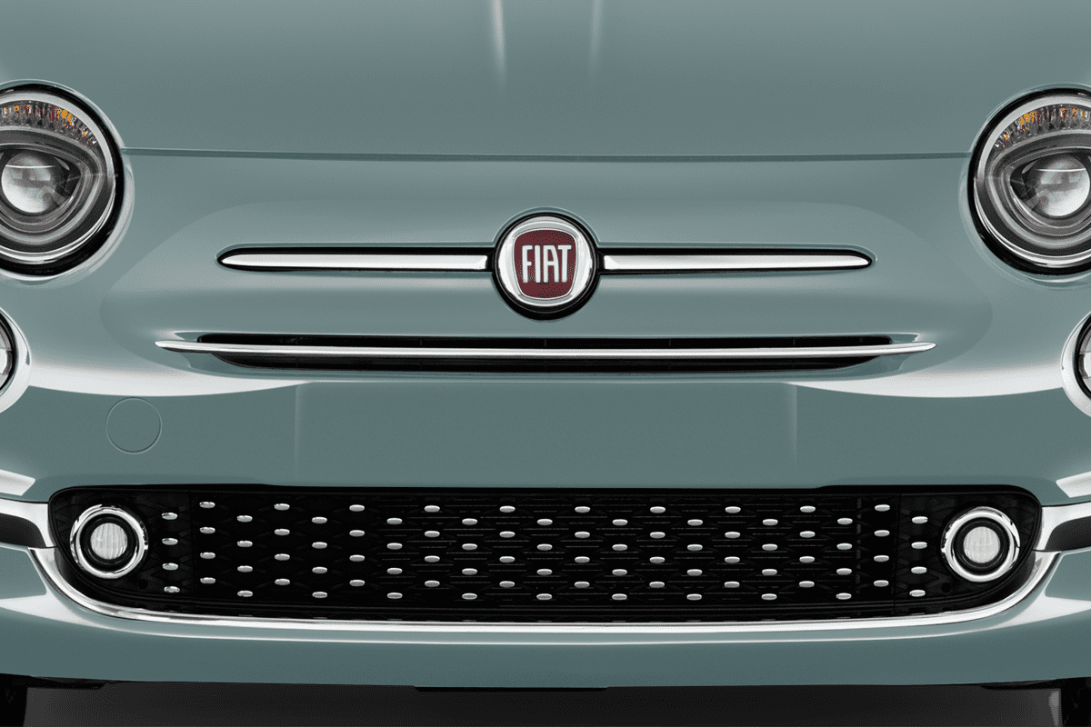 Kühlergrill eines Fiat 500 Hybrid (neues Modell)