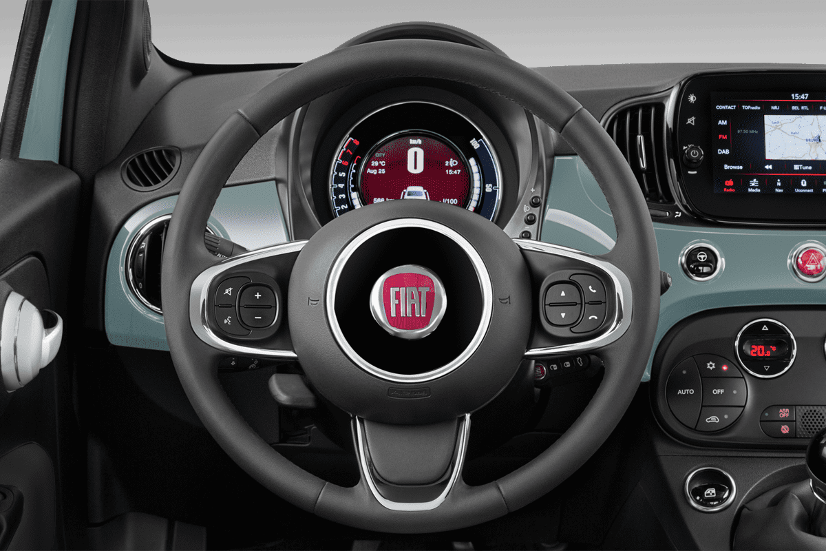 Lenkrad eines Fiat 500 Hybrid (neues Modell)