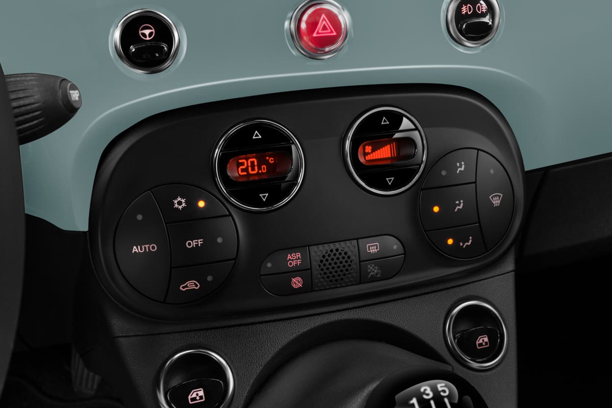 Klimasteuerung eines Fiat 500 Hybrid (neues Modell)
