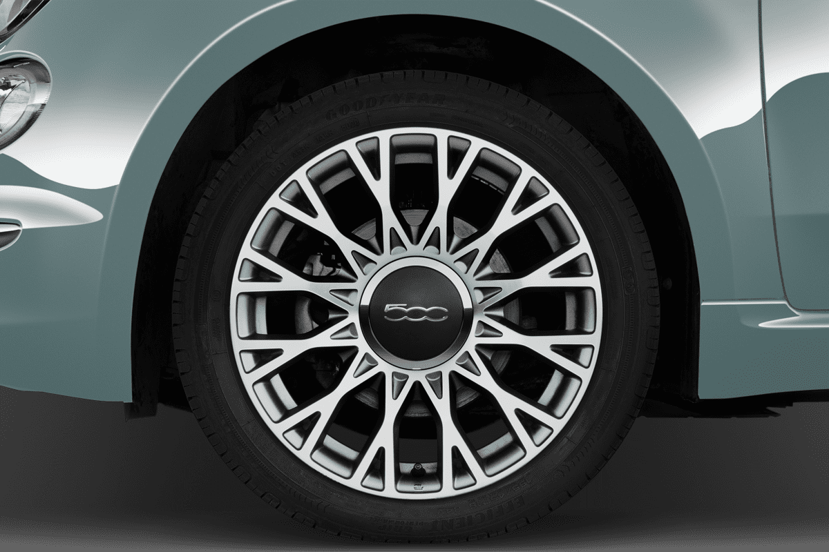 Radkappe oder Felge eines Fiat 500 Hybrid (neues Modell)
