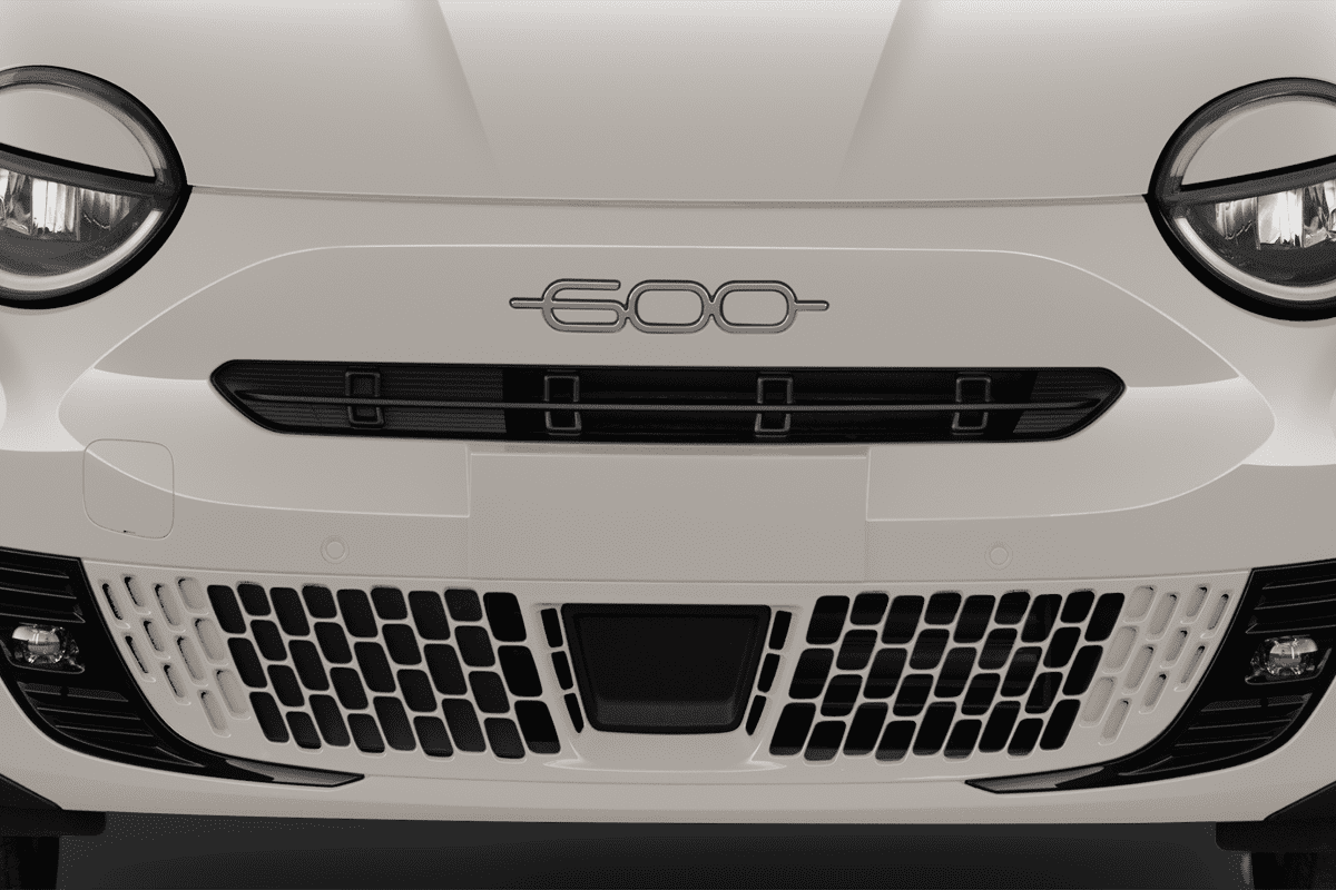 Kühlergrill eines Fiat 600e