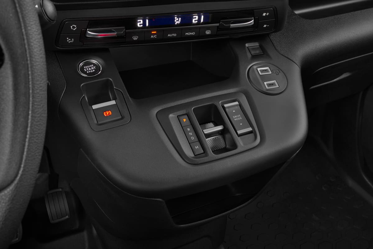 Schaltknüppel eines Fiat Doblo