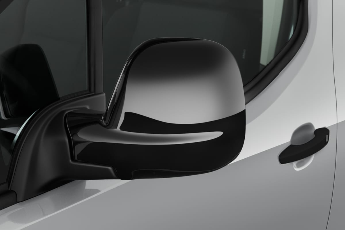 Rückspiegel eines Fiat Doblo