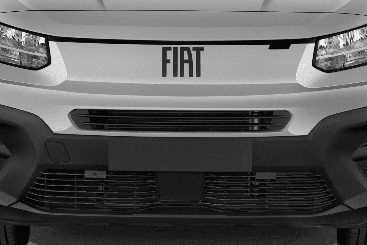 Kühlergrill eines Fiat Doblo