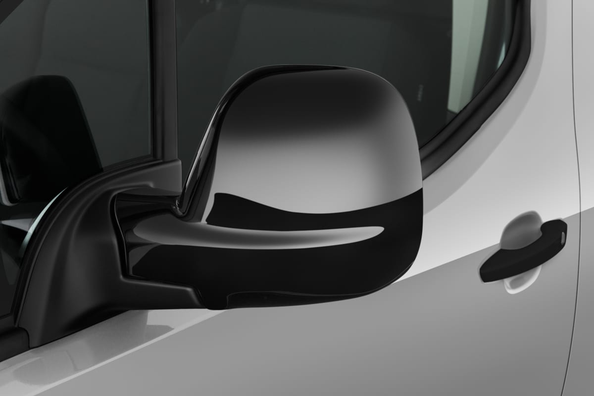 Rückspiegel eines Fiat Doblo