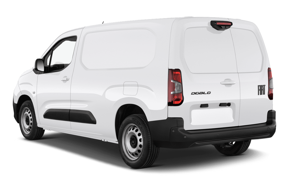 Schräge Heckansicht eines Fiat Doblo Kombi, freigestellt