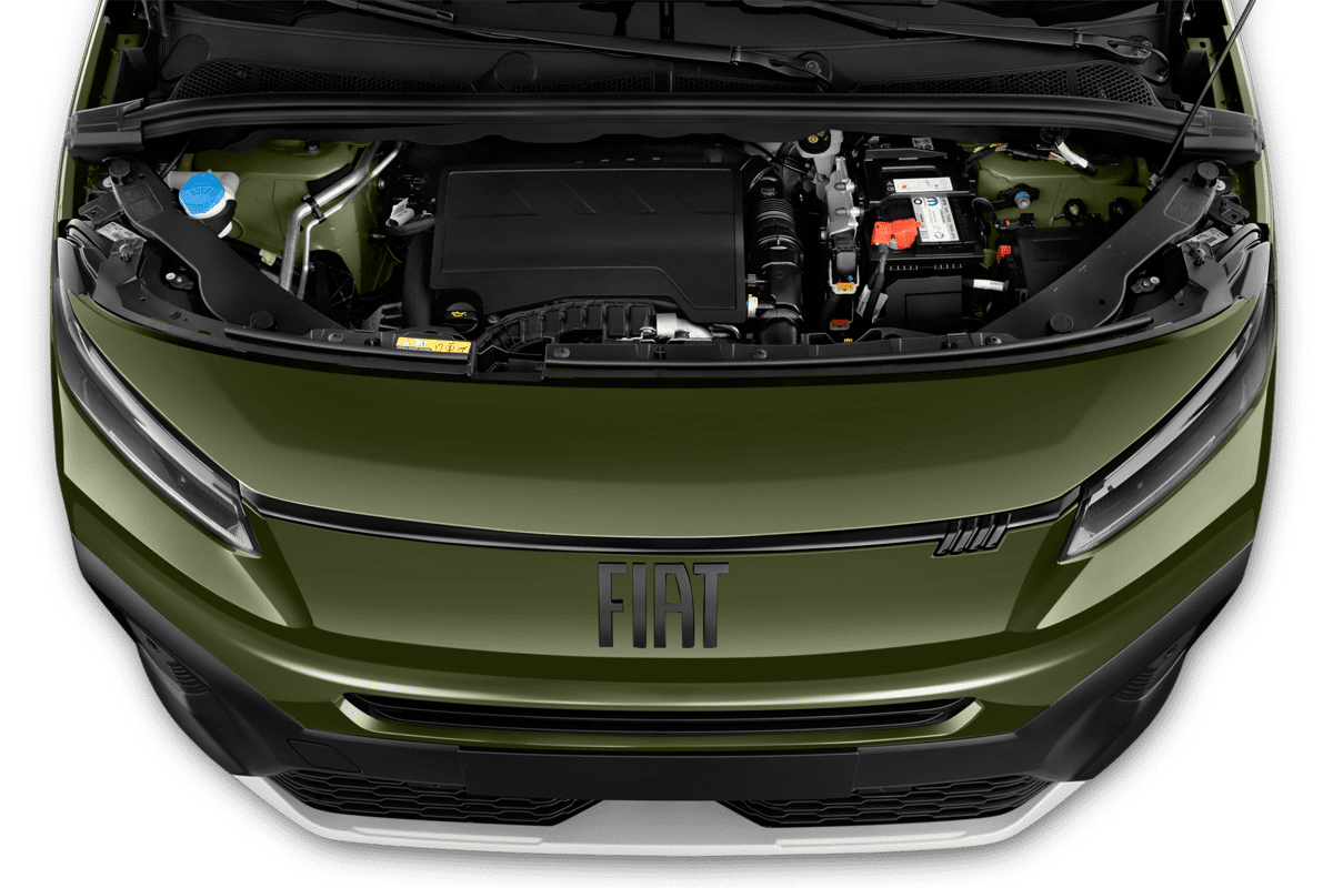 Motorraum eines Fiat Doblo Cargo Kombi