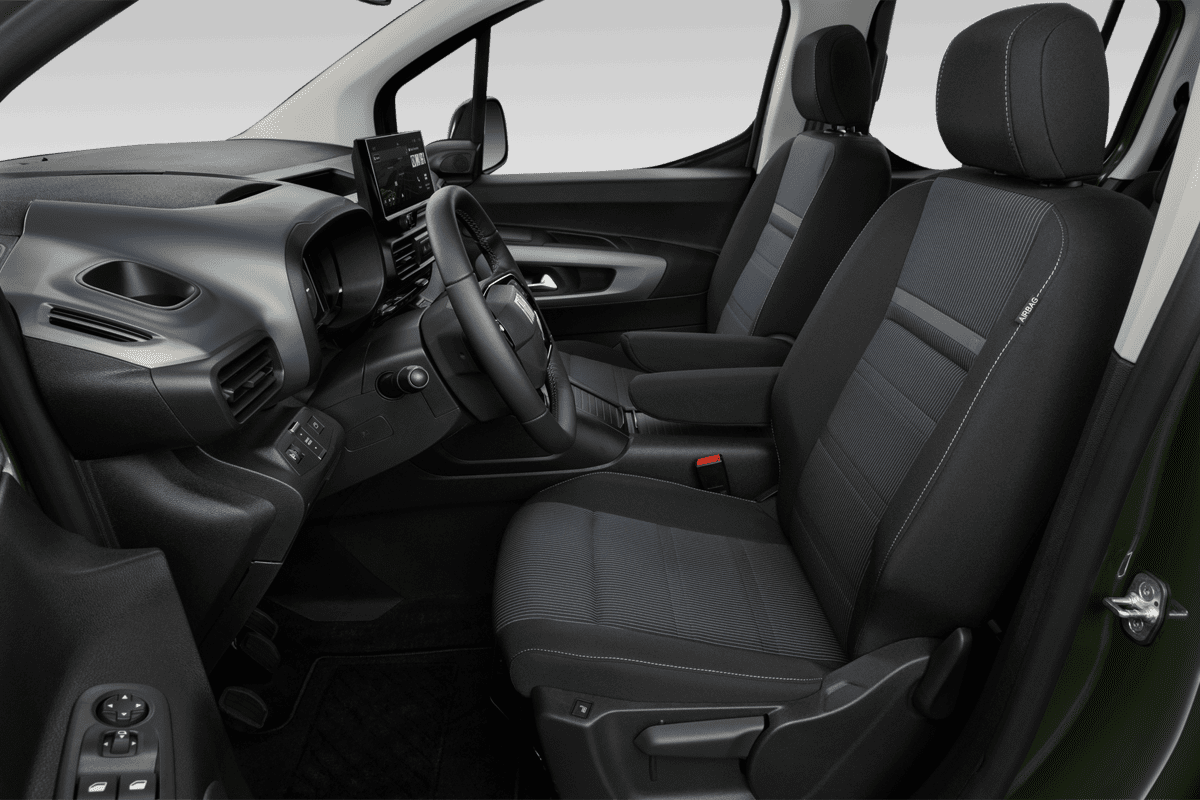 Vordersitze eines Fiat Doblo Cargo Kombi