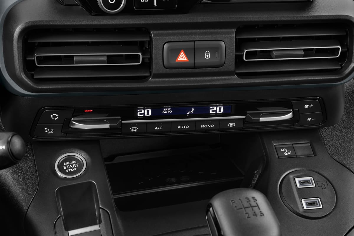 Klimasteuerung eines Fiat Doblo Cargo Kombi