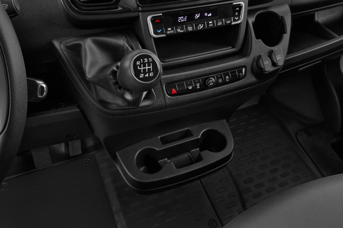 Schaltknüppel eines Fiat Ducato Kastenwagen