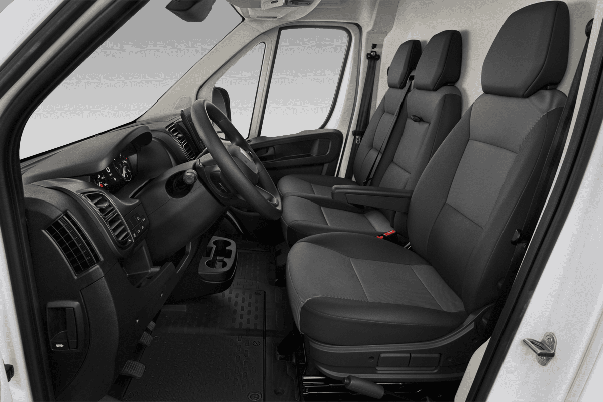 Vordersitze eines Fiat Ducato Kastenwagen