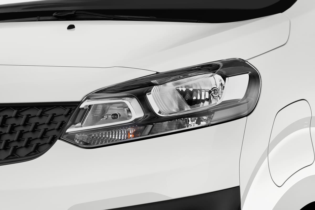 Frontscheinwerfer eines Fiat E-Scudo Kastenwagen