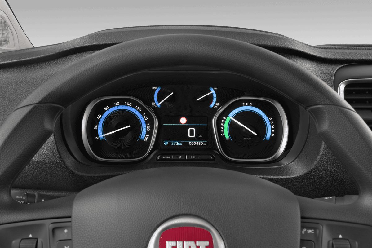 Kombiinstrument eines Fiat E-Scudo Kastenwagen