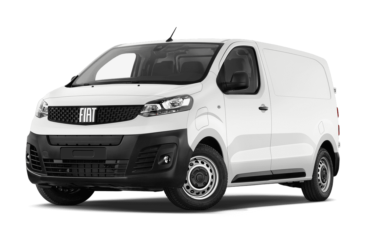 Tiefe, schräge Heckansicht eines Fiat E-Scudo Kastenwagen, freigestellt
