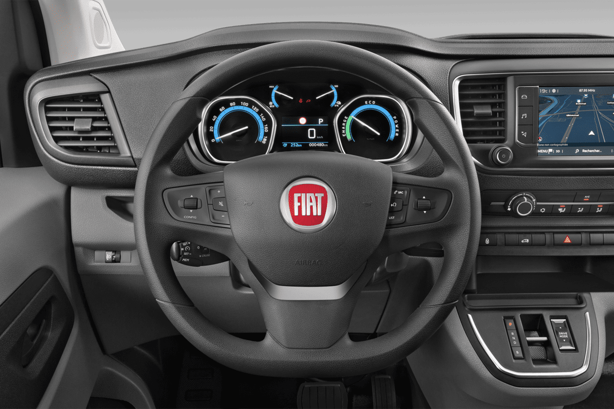 Lenkrad eines Fiat E-Scudo Kastenwagen