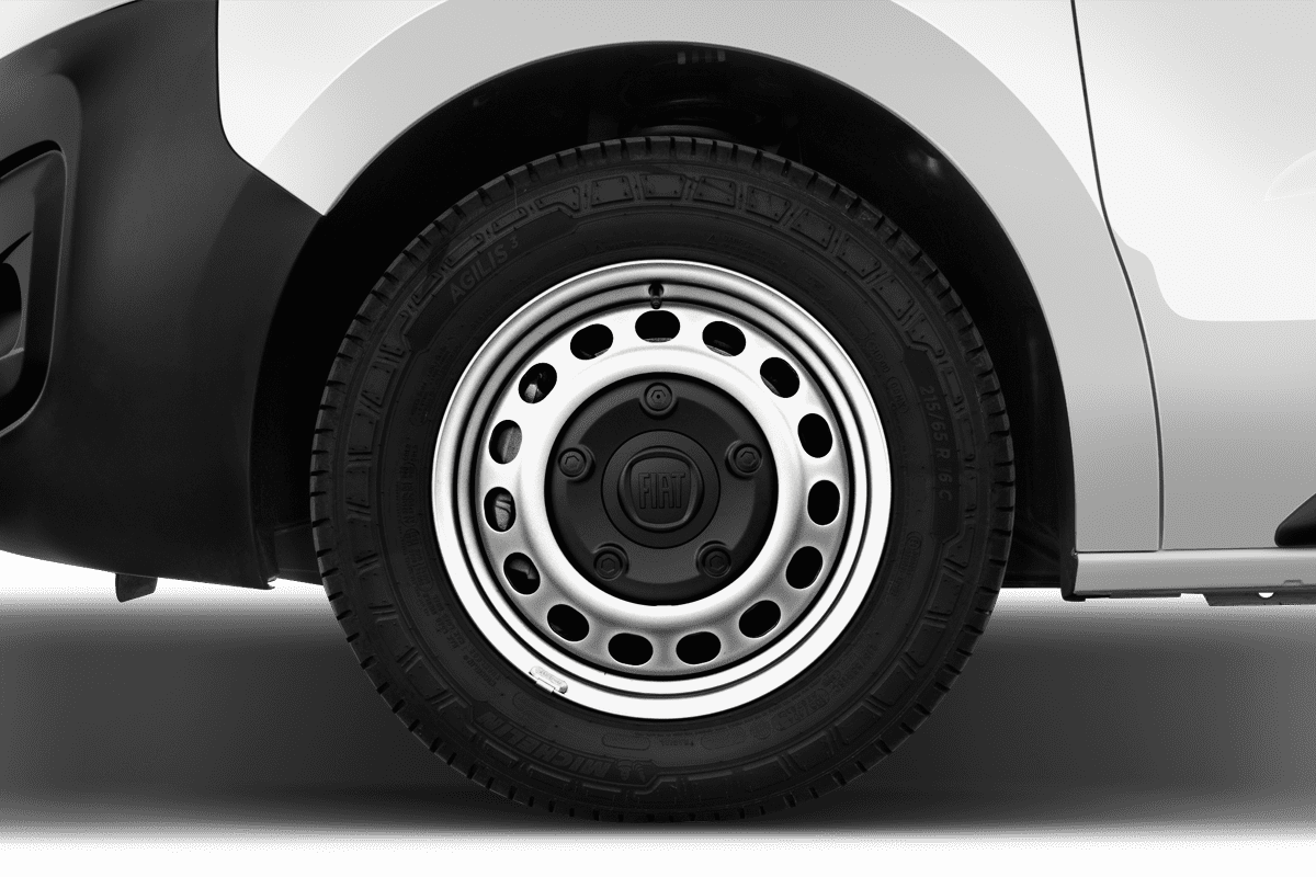 Radkappe oder Felge eines Fiat E-Scudo Kastenwagen