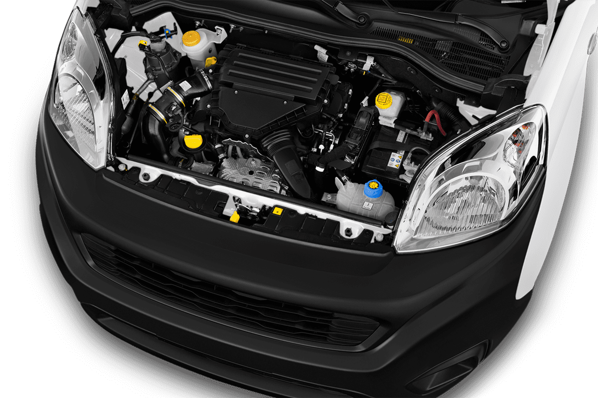 Motorraum eines Fiat Fiorino Kombi