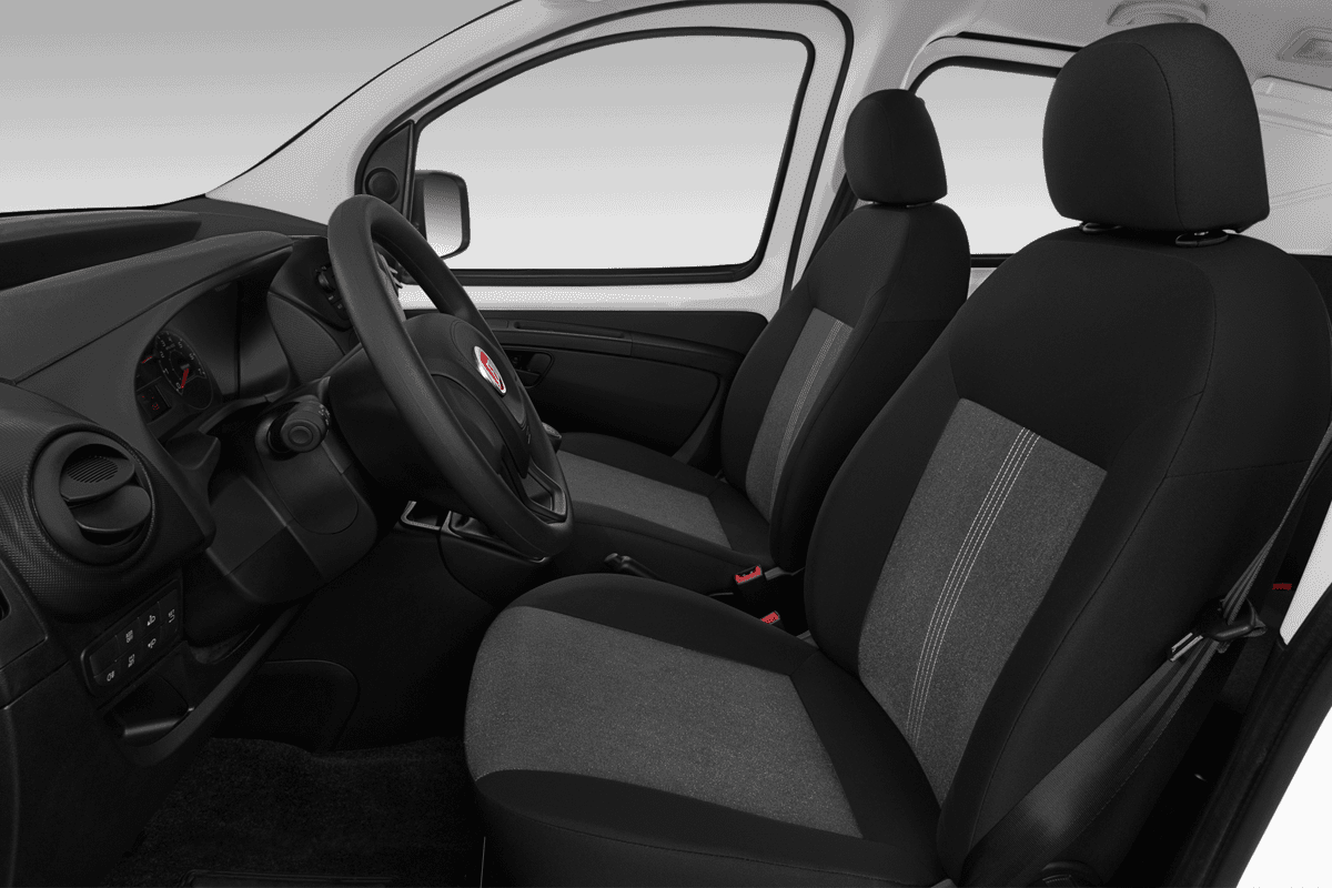 Vordersitze eines Fiat Fiorino Kombi