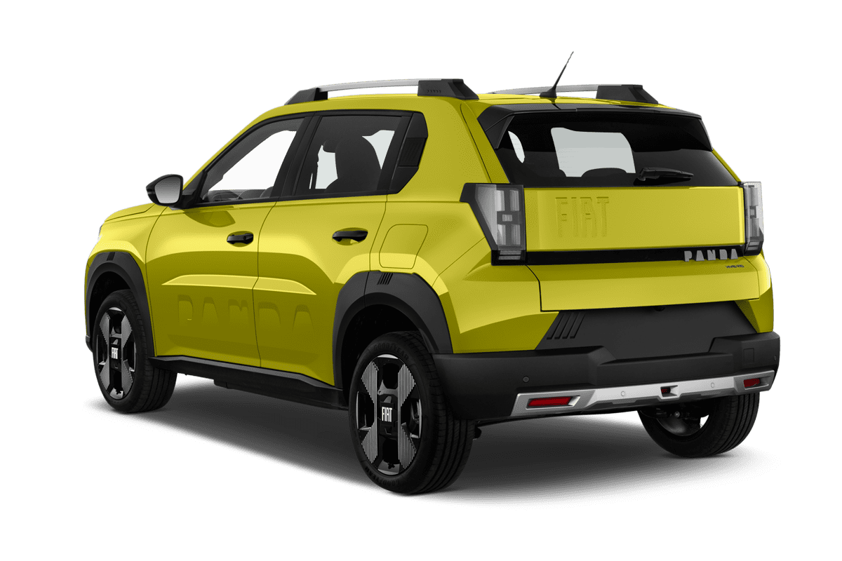 Schräge Heckansicht eines Fiat Grande Panda, freigestellt