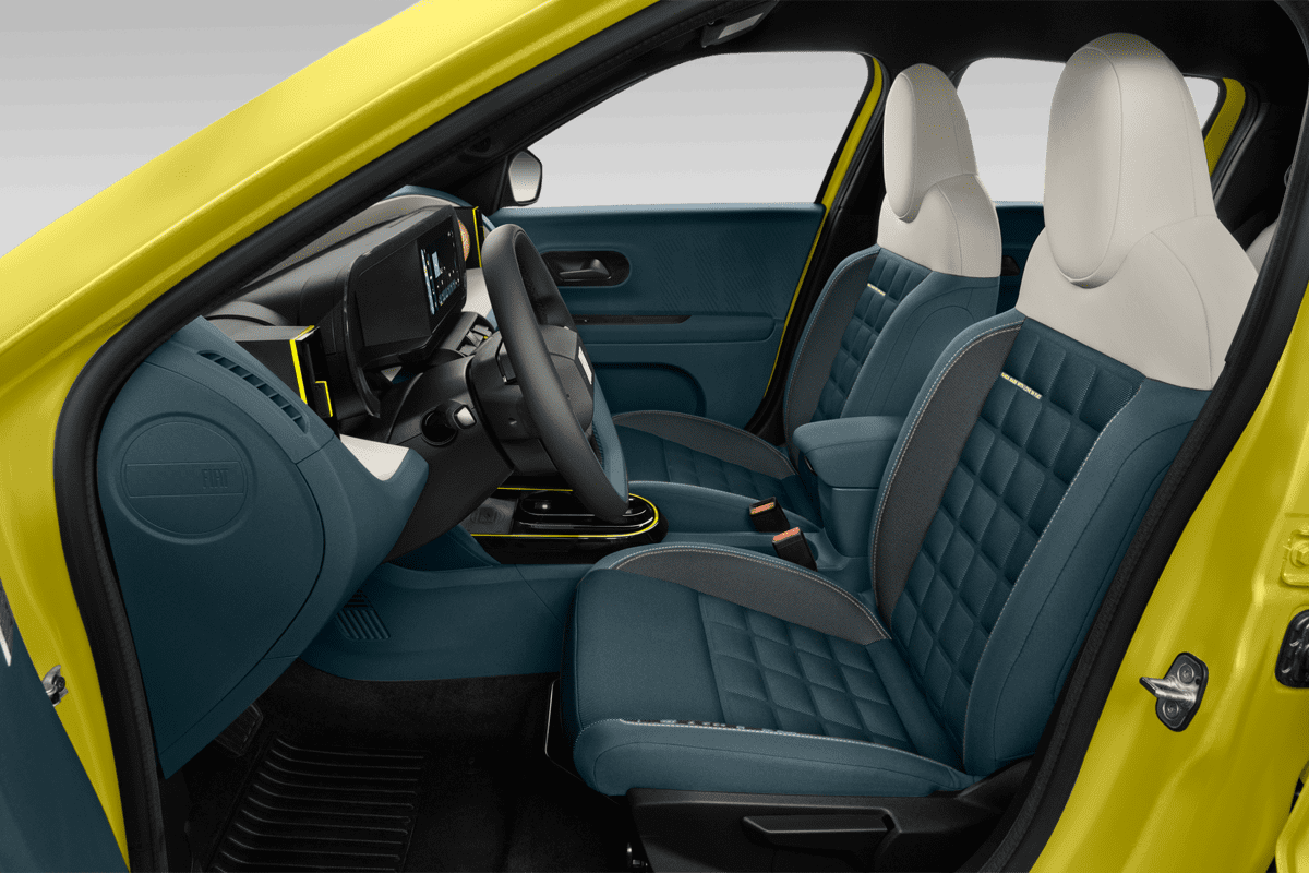 Vordersitze eines Fiat Grande Panda Elektro (neues Modell)