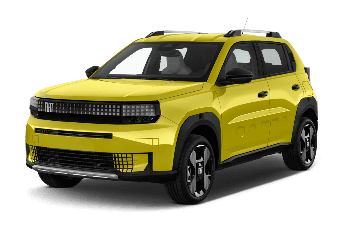 Schräge Frontansicht eines Fiat Grande Panda Elektro, freigestellt