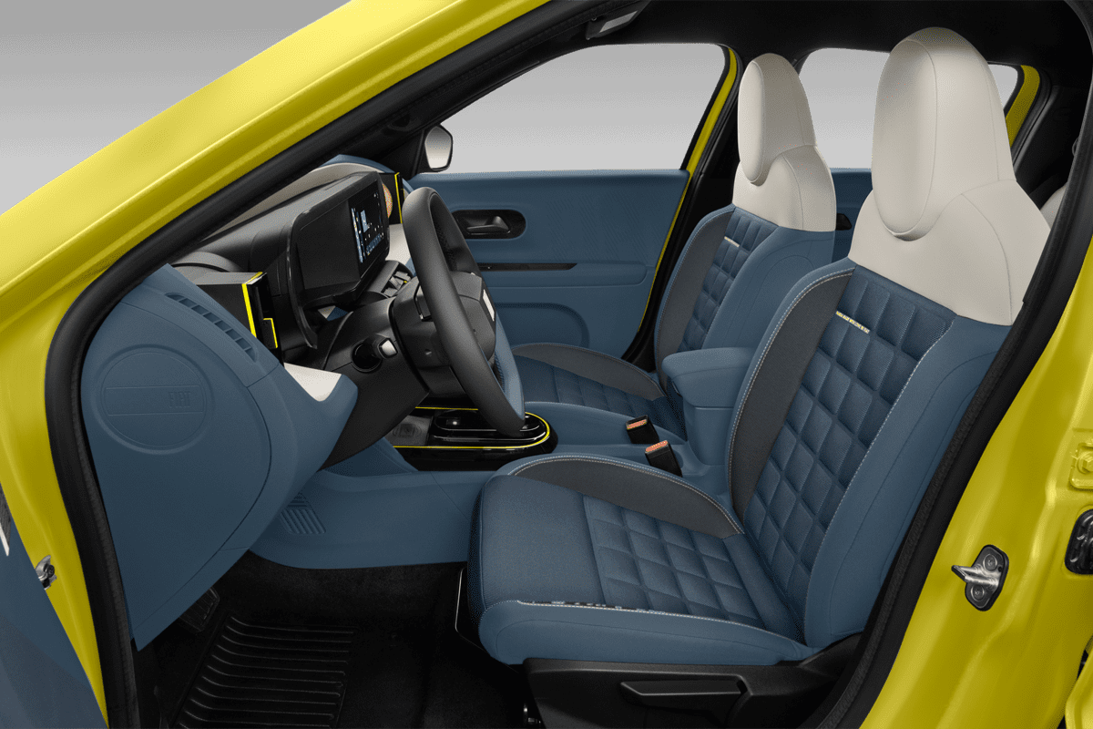 Vordersitze eines Fiat Grande Panda Elektro