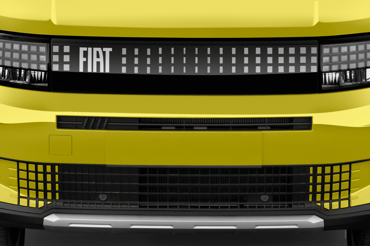 Kühlergrill eines Fiat Grande Panda Elektro