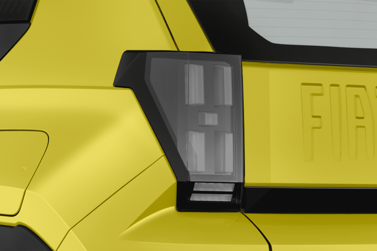 Heckleuchten eines Fiat Grande Panda Elektro