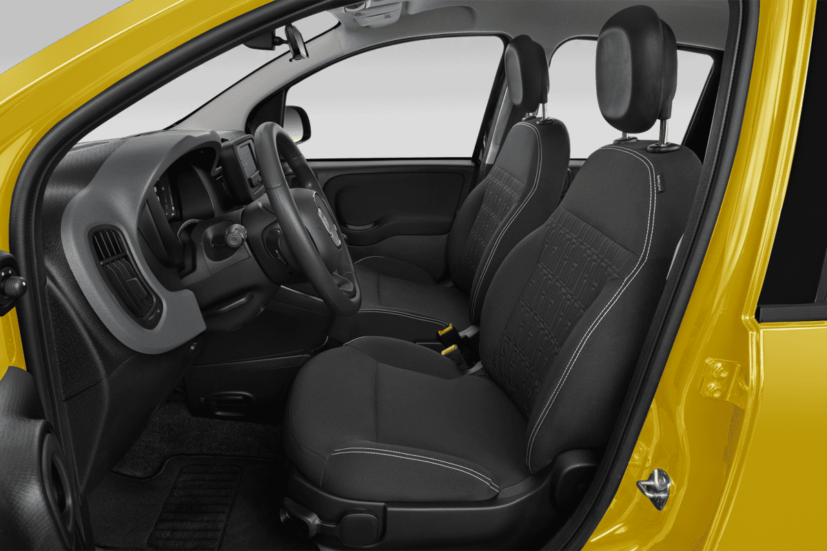Vordersitze eines Fiat Pandina Hybrid