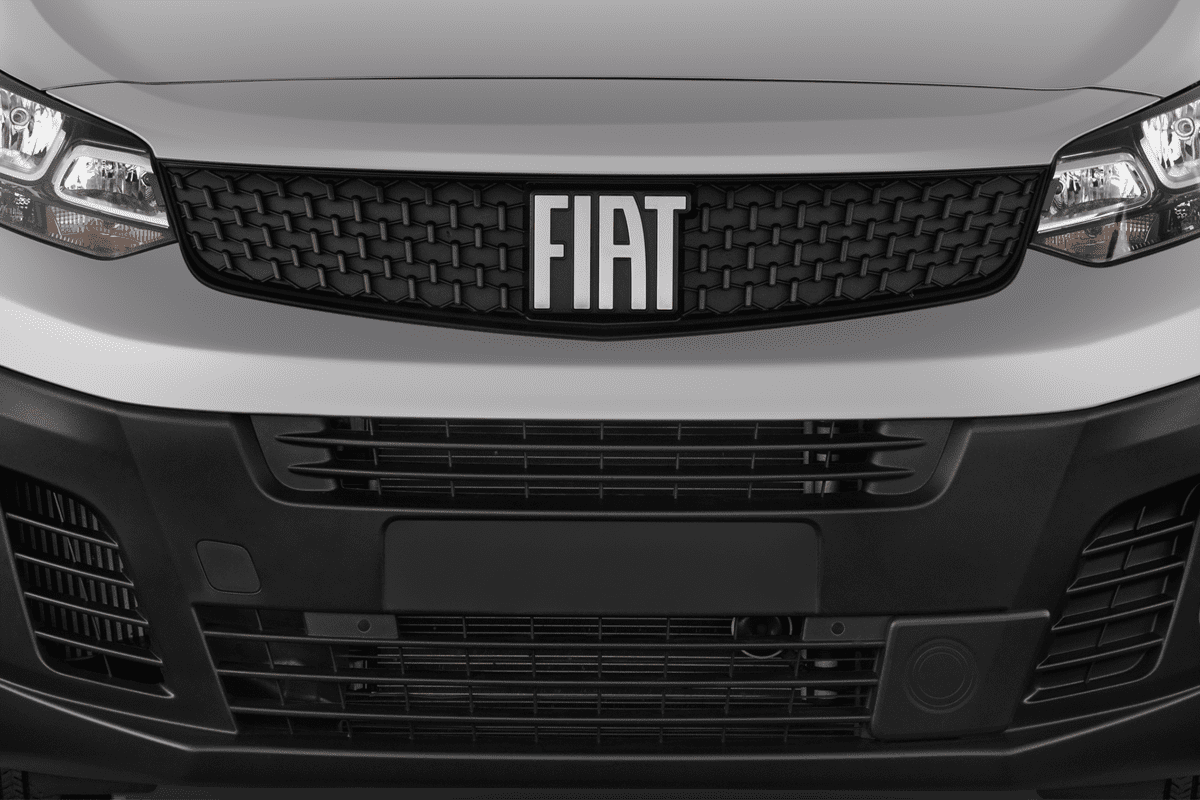 Kühlergrill eines Fiat Scudo Easy Pro