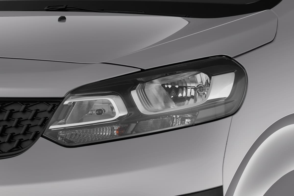 Frontscheinwerfer eines Fiat Scudo Easy Pro