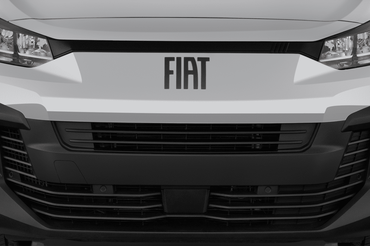 Kühlergrill eines Fiat Scudo Kastenwagen