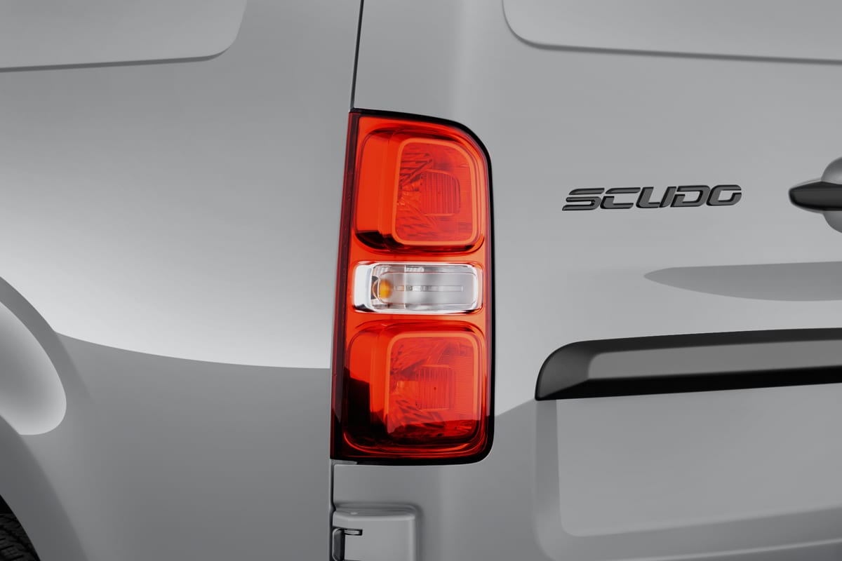 Heckleuchten eines Fiat Scudo Kastenwagen