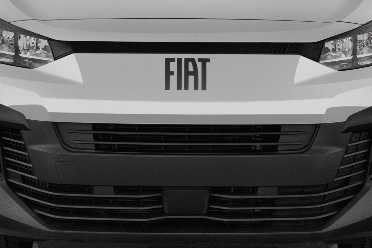 Kühlergrill eines Fiat Scudo Kombi