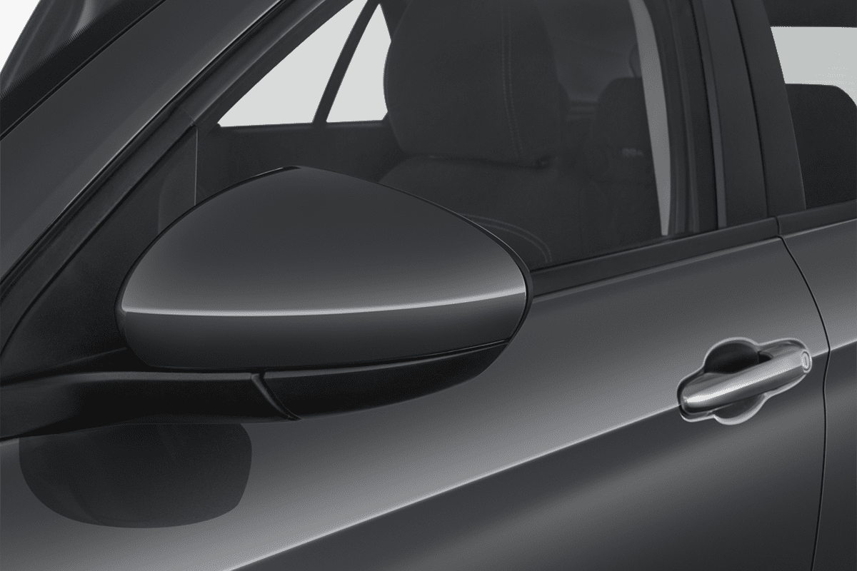 Rückspiegel eines Fiat Tipo Kombi