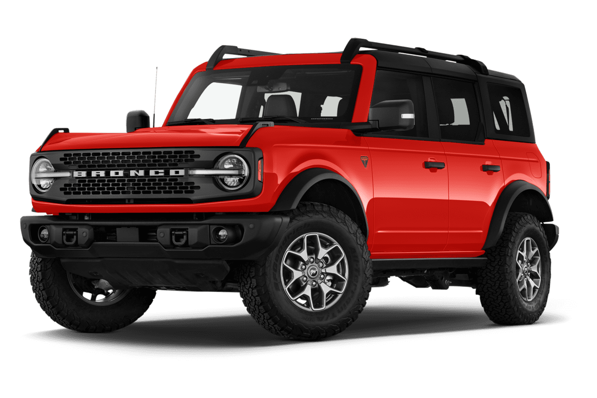 Tiefe, schräge Heckansicht eines Ford Bronco, freigestellt