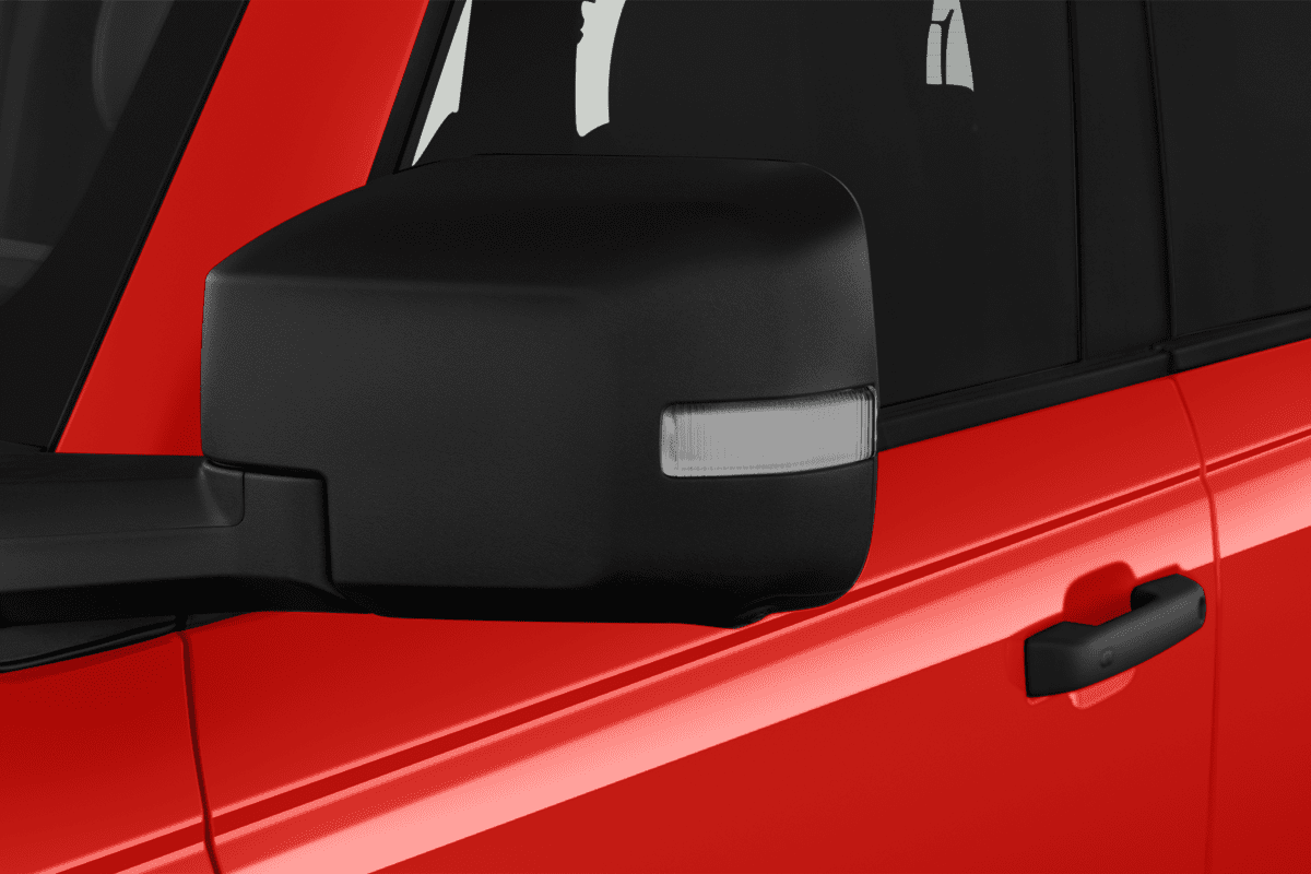 Rückspiegel eines Ford Bronco