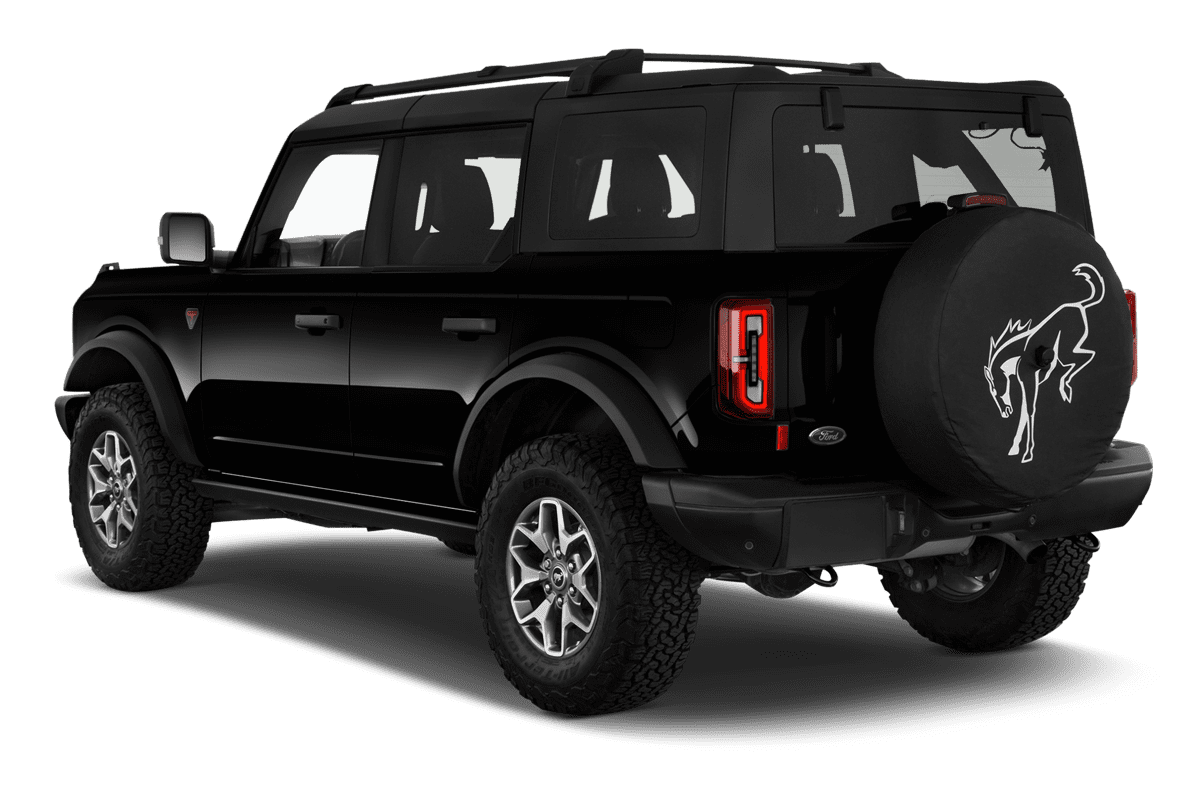 Schräge Heckansicht eines Ford Bronco, freigestellt