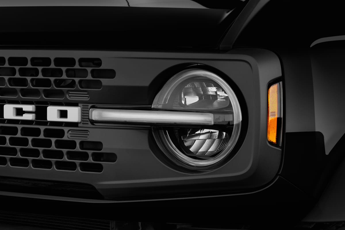 Frontscheinwerfer eines Ford Bronco