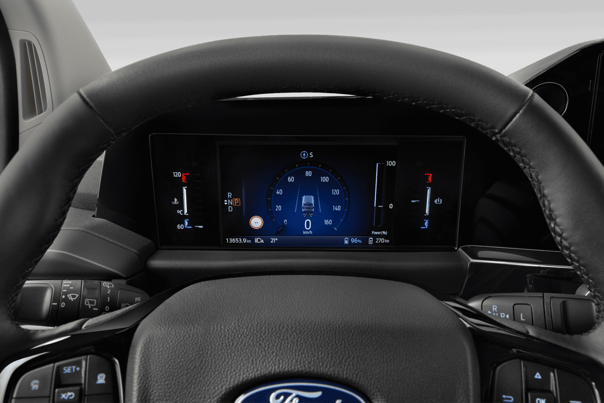 Kombiinstrument eines Ford E-Tourneo Custom 