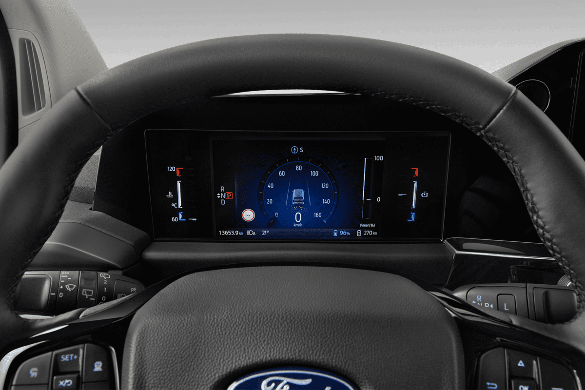 Kombiinstrument eines Ford E-Tourneo Custom 