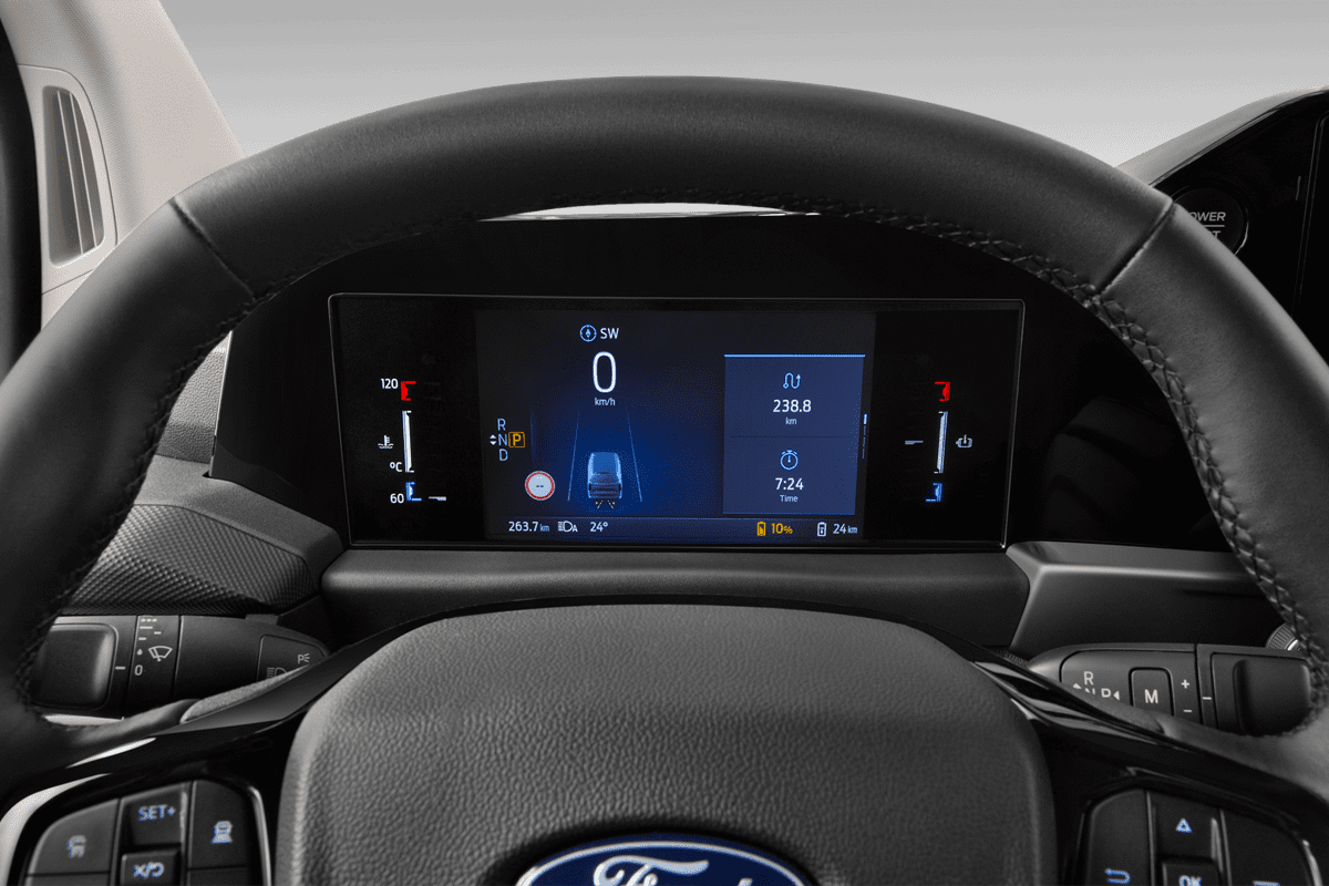 Kombiinstrument eines Ford Transit E-Custom Kastenwagen