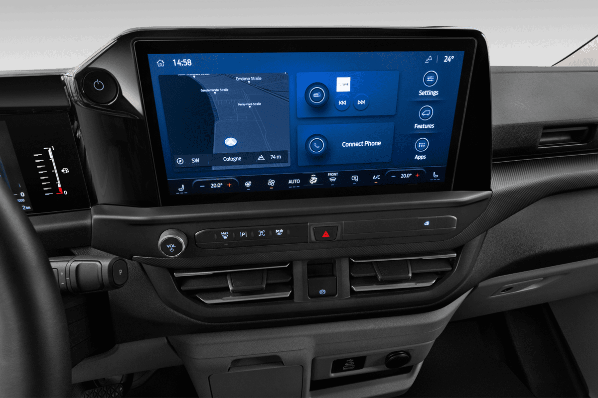 Mittelkonsole eines Ford Transit E-Custom Kastenwagen