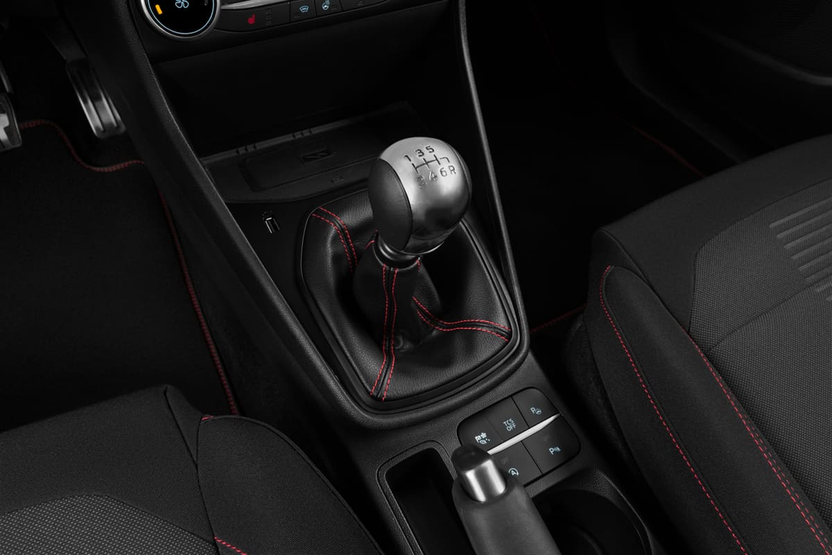 Schaltknüppel eines Ford Fiesta